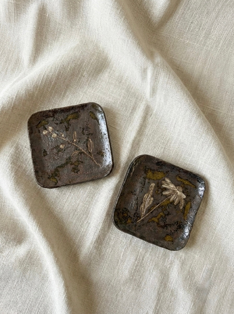 Mocha Square Floral Trays