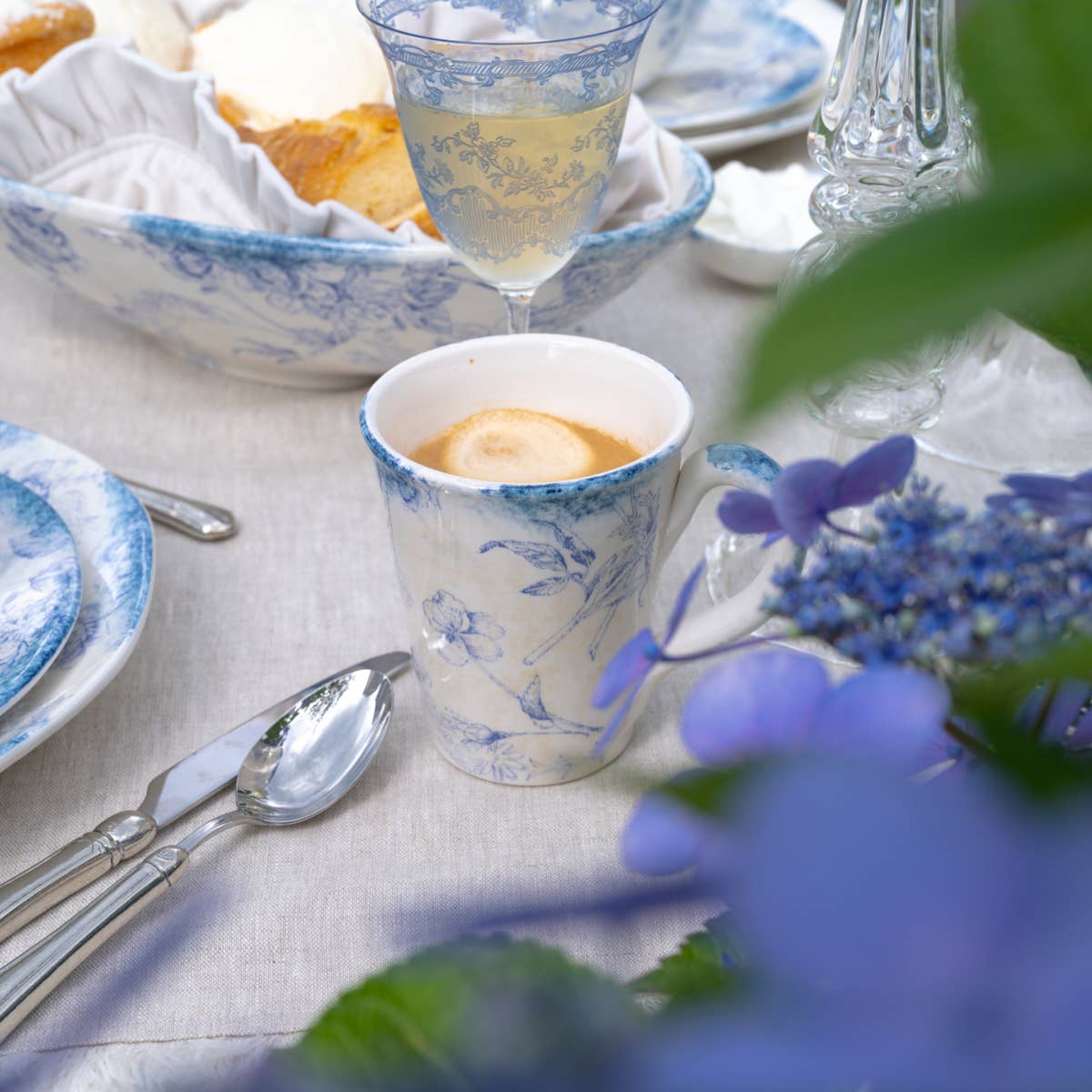 Giulietta Blue Mug